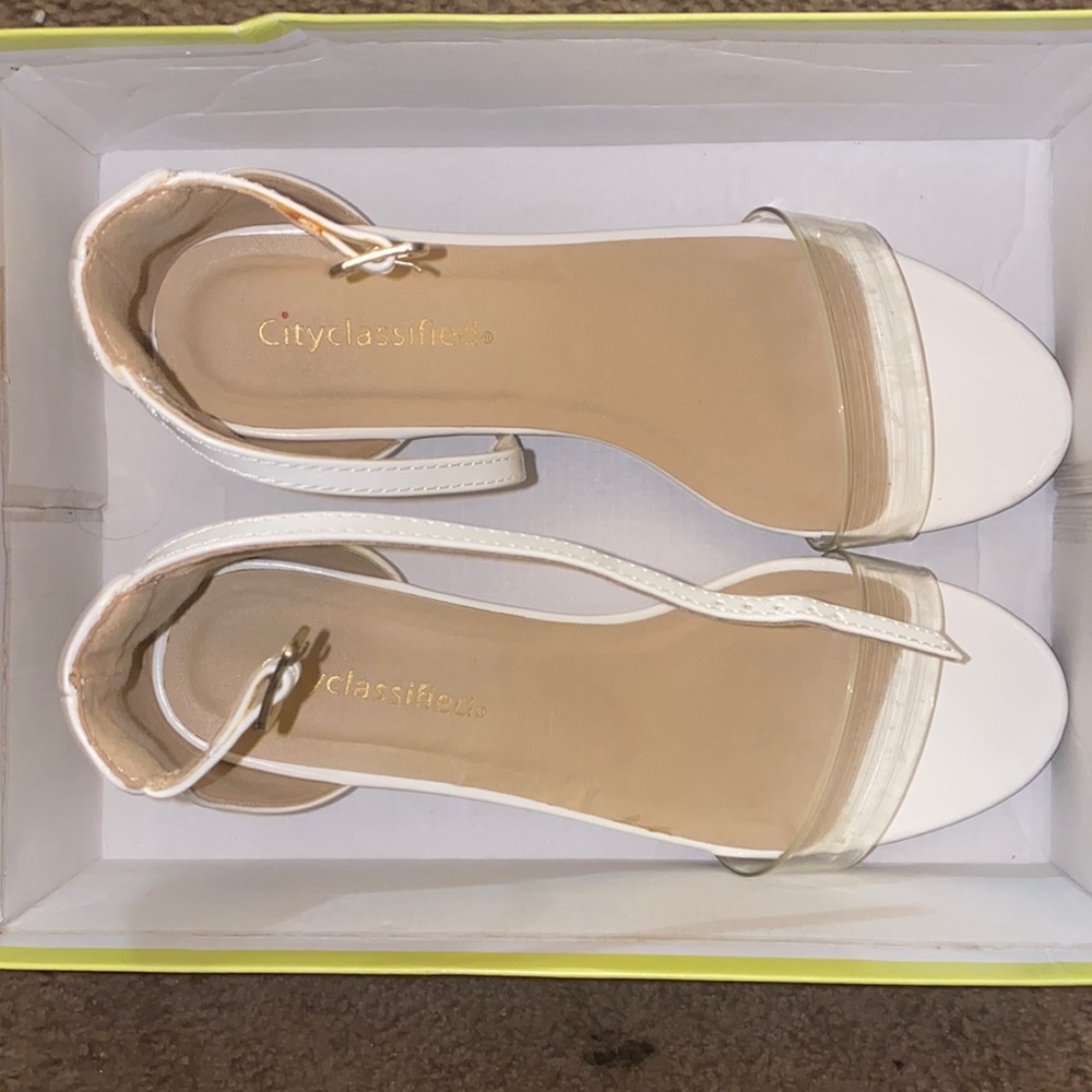 White mini heel